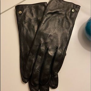 Leather gloves